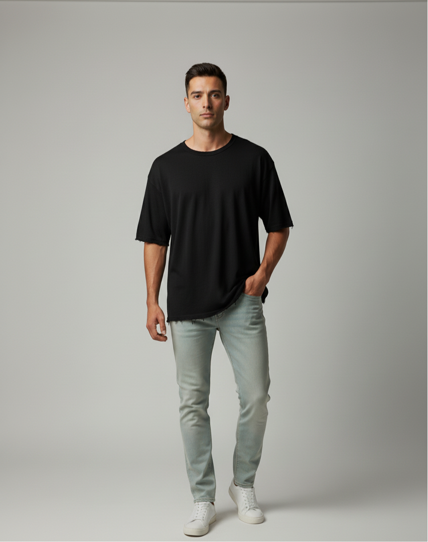 חולצה שחורה עשויה מבד 100% פשתן עם קרעים